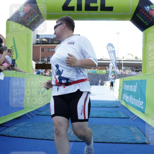 09.08.2026 - GEWOBA Citytriathlon Bremen Yannick Fuchs http://msf.ph/oto/9935599 09.08.2026 11:40:17 Ziel 235, 527 meine-sportfotos.de