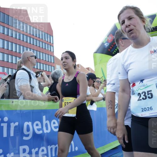 09.08.2026 - GEWOBA Citytriathlon Bremen Yannick Fuchs http://msf.ph/oto/9935607 09.08.2026 11:40:22 Ziel 527 meine-sportfotos.de