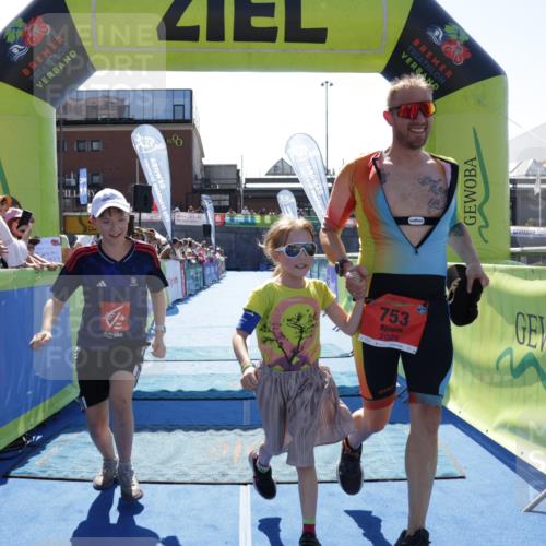 09.08.2026 - GEWOBA Citytriathlon Bremen Yannick Fuchs http://msf.ph/oto/9935645 09.08.2026 14:52:26 Ziel 753 meine-sportfotos.de