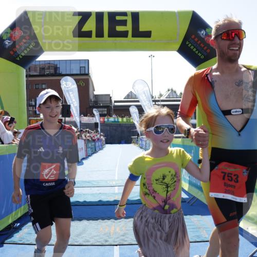 09.08.2026 - GEWOBA Citytriathlon Bremen Yannick Fuchs http://msf.ph/oto/9935649 09.08.2026 14:52:26 Ziel 753 meine-sportfotos.de