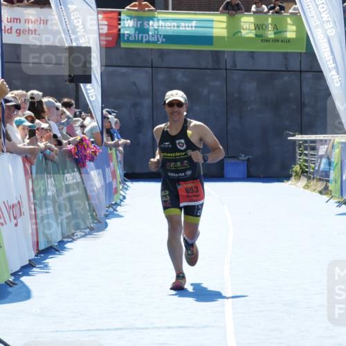 09.08.2026 - GEWOBA Citytriathlon Bremen Yannick Fuchs http://msf.ph/oto/9935656 09.08.2026 14:52:43 Ziel 853 meine-sportfotos.de