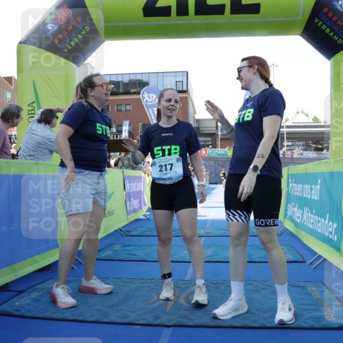 09.08.2026 - GEWOBA Citytriathlon Bremen Yannick Fuchs http://msf.ph/oto/9935678 09.08.2026 11:40:41 Ziel 217 meine-sportfotos.de