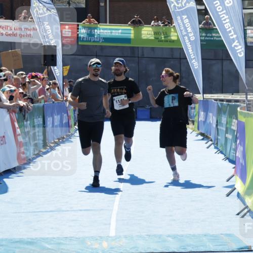 09.08.2026 - GEWOBA Citytriathlon Bremen Yannick Fuchs http://msf.ph/oto/9935685 09.08.2026 14:54:12 Ziel 1141 meine-sportfotos.de
