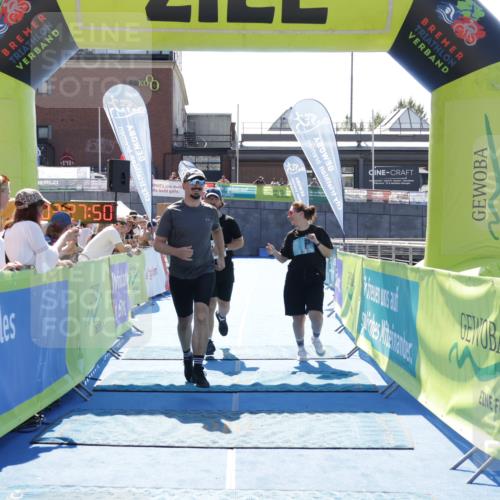 09.08.2026 - GEWOBA Citytriathlon Bremen Yannick Fuchs http://msf.ph/oto/9935697 09.08.2026 14:54:14 Ziel 1141 meine-sportfotos.de