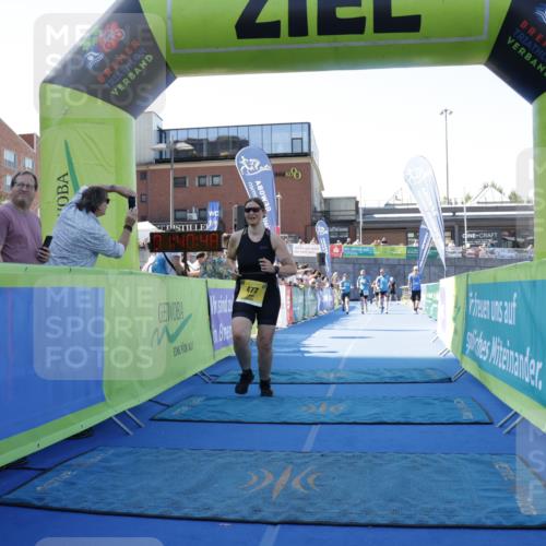 09.08.2026 - GEWOBA Citytriathlon Bremen Yannick Fuchs http://msf.ph/oto/9935700 09.08.2026 11:40:52 Ziel 477 meine-sportfotos.de