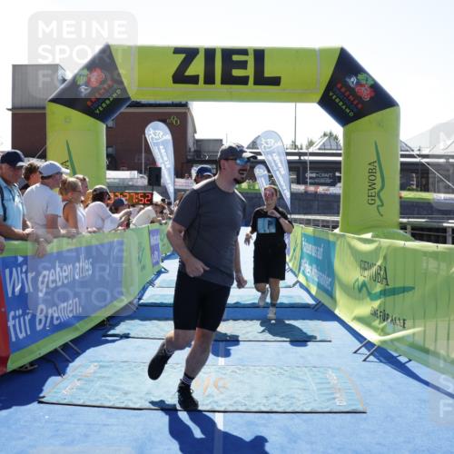 09.08.2026 - GEWOBA Citytriathlon Bremen Yannick Fuchs http://msf.ph/oto/9935701 09.08.2026 14:54:15 Ziel 1141 meine-sportfotos.de