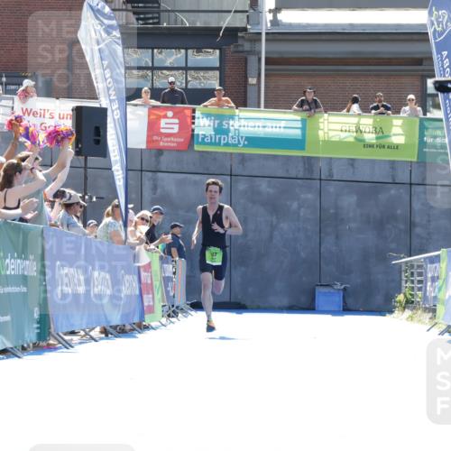 09.08.2026 - GEWOBA Citytriathlon Bremen Yannick Fuchs http://msf.ph/oto/9935776 09.08.2026 14:55:59 Ziel 187 meine-sportfotos.de