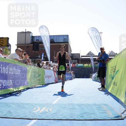 09.08.2026 - GEWOBA Citytriathlon Bremen Yannick Fuchs http://msf.ph/oto/9935785 09.08.2026 14:56:03 Ziel 187 meine-sportfotos.de