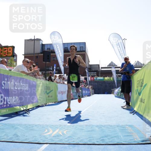 09.08.2026 - GEWOBA Citytriathlon Bremen Yannick Fuchs http://msf.ph/oto/9935787 09.08.2026 14:56:03 Ziel 187 meine-sportfotos.de