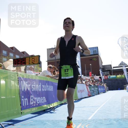 09.08.2026 - GEWOBA Citytriathlon Bremen Yannick Fuchs http://msf.ph/oto/9935793 09.08.2026 14:56:03 Ziel 187 meine-sportfotos.de