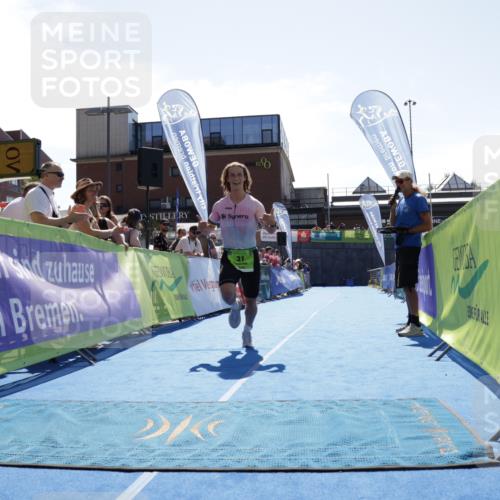 09.08.2026 - GEWOBA Citytriathlon Bremen Yannick Fuchs http://msf.ph/oto/9935809 09.08.2026 14:56:23 Ziel 31 meine-sportfotos.de