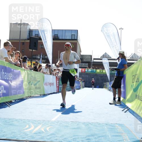09.08.2026 - GEWOBA Citytriathlon Bremen Yannick Fuchs http://msf.ph/oto/9935835 09.08.2026 14:56:42 Ziel 141, 181 meine-sportfotos.de