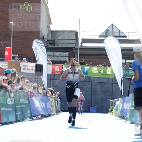 09.08.2026 - GEWOBA Citytriathlon Bremen Yannick Fuchs http://msf.ph/oto/9935853 09.08.2026 14:57:39 Ziel 1006, 1006 meine-sportfotos.de