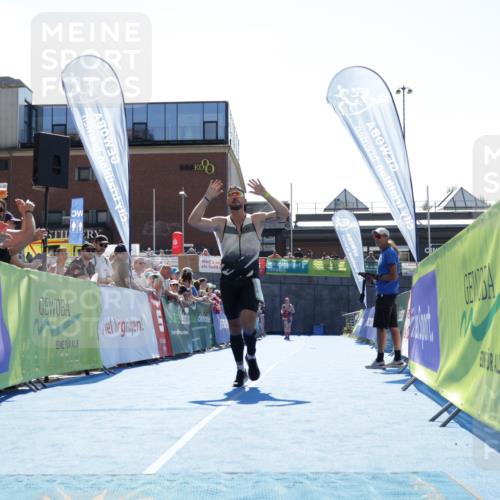 09.08.2026 - GEWOBA Citytriathlon Bremen Yannick Fuchs http://msf.ph/oto/9935859 09.08.2026 14:57:41 Ziel 1006, 1006 meine-sportfotos.de
