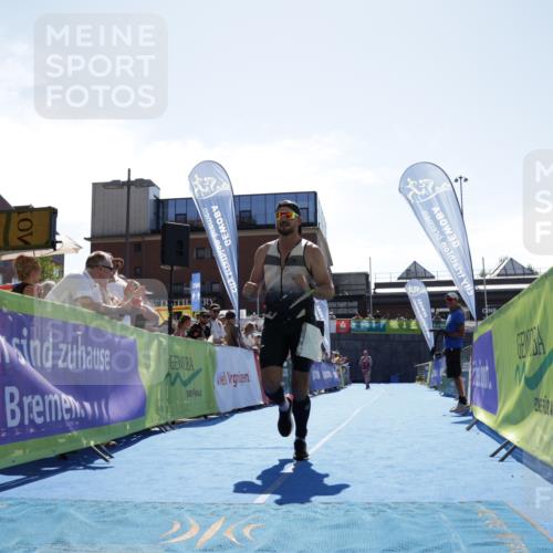 09.08.2026 - GEWOBA Citytriathlon Bremen Yannick Fuchs http://msf.ph/oto/9935862 09.08.2026 14:57:42 Ziel 1006, 1006 meine-sportfotos.de