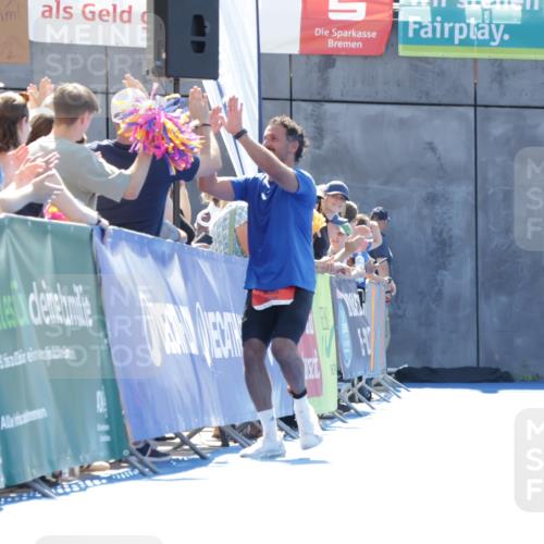 09.08.2026 - GEWOBA Citytriathlon Bremen Yannick Fuchs http://msf.ph/oto/9935886 09.08.2026 14:57:55 Ziel 946 meine-sportfotos.de