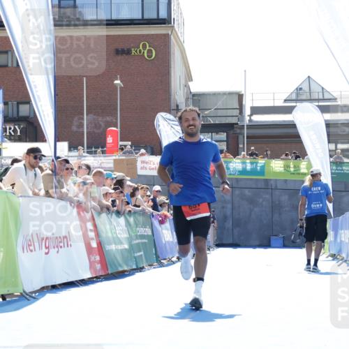 09.08.2026 - GEWOBA Citytriathlon Bremen Yannick Fuchs http://msf.ph/oto/9935898 09.08.2026 14:58:03 Ziel 681 meine-sportfotos.de