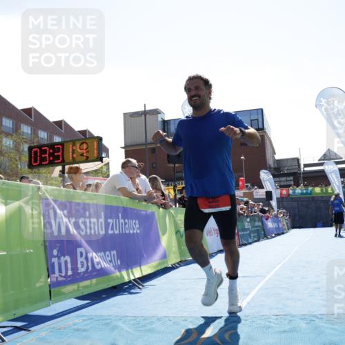 09.08.2026 - GEWOBA Citytriathlon Bremen Yannick Fuchs http://msf.ph/oto/9935903 09.08.2026 14:58:04 Ziel 681 meine-sportfotos.de