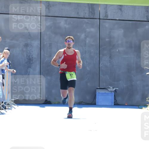 09.08.2026 - GEWOBA Citytriathlon Bremen Yannick Fuchs http://msf.ph/oto/9935907 09.08.2026 14:58:32 Ziel  meine-sportfotos.de
