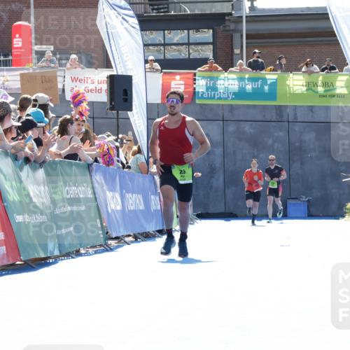 09.08.2026 - GEWOBA Citytriathlon Bremen Yannick Fuchs http://msf.ph/oto/9935913 09.08.2026 14:58:36 Ziel 23 meine-sportfotos.de