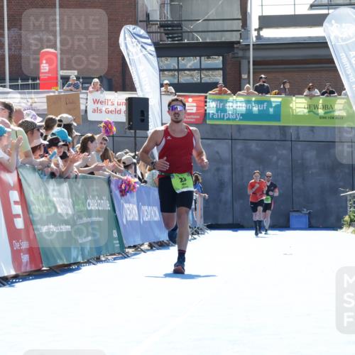 09.08.2026 - GEWOBA Citytriathlon Bremen Yannick Fuchs http://msf.ph/oto/9935914 09.08.2026 14:58:36 Ziel 23 meine-sportfotos.de