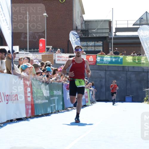 09.08.2026 - GEWOBA Citytriathlon Bremen Yannick Fuchs http://msf.ph/oto/9935916 09.08.2026 14:58:37 Ziel 23 meine-sportfotos.de