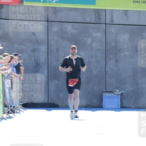 09.08.2026 - GEWOBA Citytriathlon Bremen Yannick Fuchs http://msf.ph/oto/9935948 09.08.2026 14:59:03 Ziel  meine-sportfotos.de
