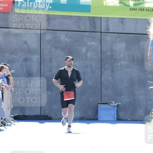 09.08.2026 - GEWOBA Citytriathlon Bremen Yannick Fuchs http://msf.ph/oto/9935949 09.08.2026 14:59:03 Ziel  meine-sportfotos.de