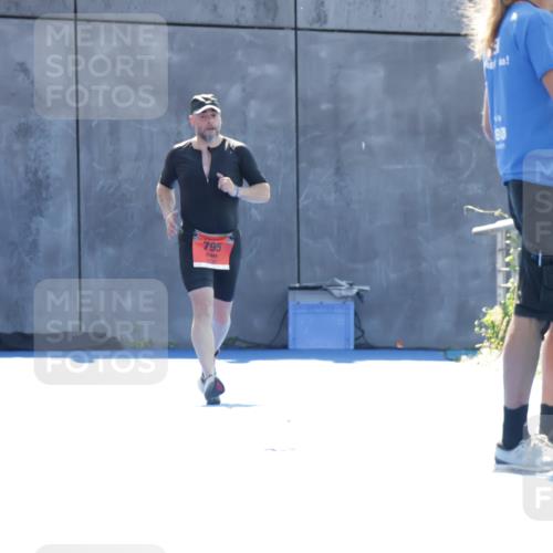 09.08.2026 - GEWOBA Citytriathlon Bremen Yannick Fuchs http://msf.ph/oto/9935950 09.08.2026 14:59:04 Ziel  meine-sportfotos.de
