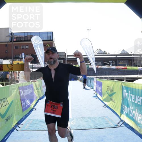09.08.2026 - GEWOBA Citytriathlon Bremen Yannick Fuchs http://msf.ph/oto/9935959 09.08.2026 14:59:14 Ziel 795 meine-sportfotos.de