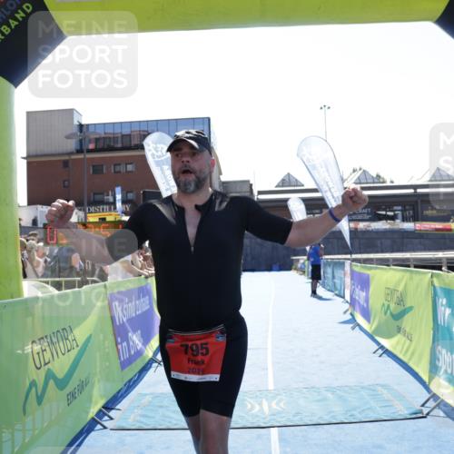 09.08.2026 - GEWOBA Citytriathlon Bremen Yannick Fuchs http://msf.ph/oto/9935960 09.08.2026 14:59:14 Ziel 795 meine-sportfotos.de