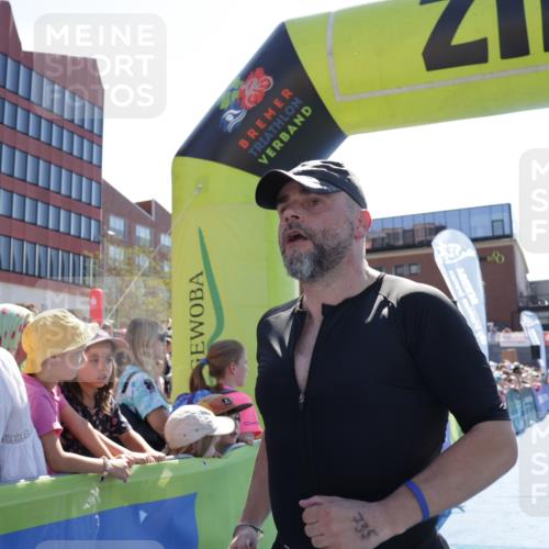 09.08.2026 - GEWOBA Citytriathlon Bremen Yannick Fuchs http://msf.ph/oto/9935963 09.08.2026 14:59:14 Ziel 795 meine-sportfotos.de