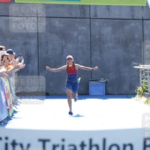 09.08.2026 - GEWOBA Citytriathlon Bremen Yannick Fuchs http://msf.ph/oto/9935966 09.08.2026 14:59:36 Ziel  meine-sportfotos.de