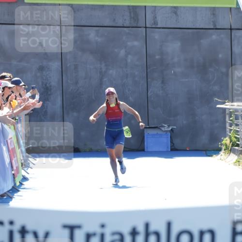 09.08.2026 - GEWOBA Citytriathlon Bremen Yannick Fuchs http://msf.ph/oto/9935967 09.08.2026 14:59:36 Ziel  meine-sportfotos.de