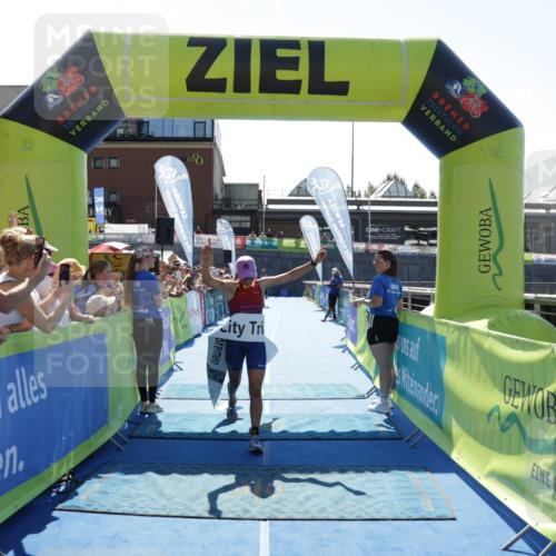 09.08.2026 - GEWOBA Citytriathlon Bremen Yannick Fuchs http://msf.ph/oto/9935994 09.08.2026 14:59:43 Ziel 331 meine-sportfotos.de
