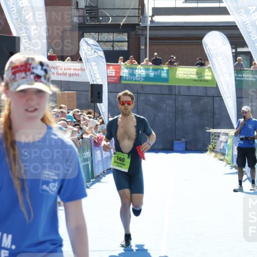 09.08.2026 - GEWOBA Citytriathlon Bremen Yannick Fuchs http://msf.ph/oto/9936006 09.08.2026 14:59:49 Ziel 160 meine-sportfotos.de