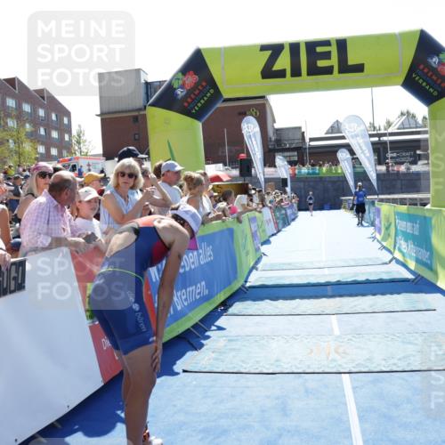 09.08.2026 - GEWOBA Citytriathlon Bremen Yannick Fuchs http://msf.ph/oto/9936017 09.08.2026 15:00:11 Ziel  meine-sportfotos.de