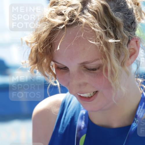 09.08.2026 - GEWOBA Citytriathlon Bremen Yannick Fuchs http://msf.ph/oto/9936035 09.08.2026 15:00:30 Ziel 920, 921 meine-sportfotos.de