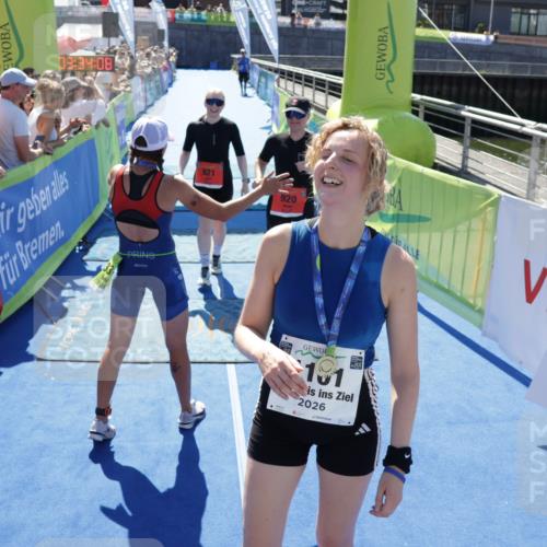 09.08.2026 - GEWOBA Citytriathlon Bremen Yannick Fuchs http://msf.ph/oto/9936040 09.08.2026 15:00:31 Ziel 920, 921 meine-sportfotos.de