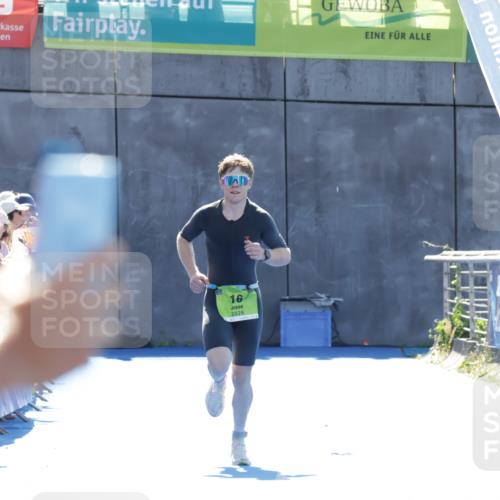 09.08.2026 - GEWOBA Citytriathlon Bremen Yannick Fuchs http://msf.ph/oto/9936045 09.08.2026 15:00:56 Ziel 16 meine-sportfotos.de