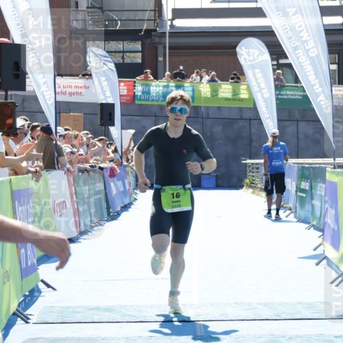 09.08.2026 - GEWOBA Citytriathlon Bremen Yannick Fuchs http://msf.ph/oto/9936050 09.08.2026 15:00:59 Ziel 16 meine-sportfotos.de