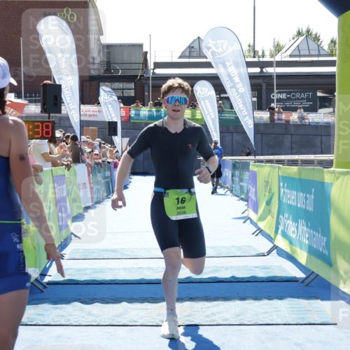 09.08.2026 - GEWOBA Citytriathlon Bremen Yannick Fuchs http://msf.ph/oto/9936053 09.08.2026 15:01:01 Ziel 16 meine-sportfotos.de