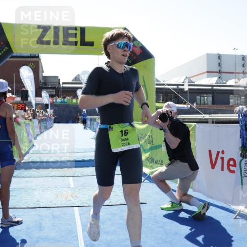 09.08.2026 - GEWOBA Citytriathlon Bremen Yannick Fuchs http://msf.ph/oto/9936057 09.08.2026 15:01:02 Ziel 16 meine-sportfotos.de