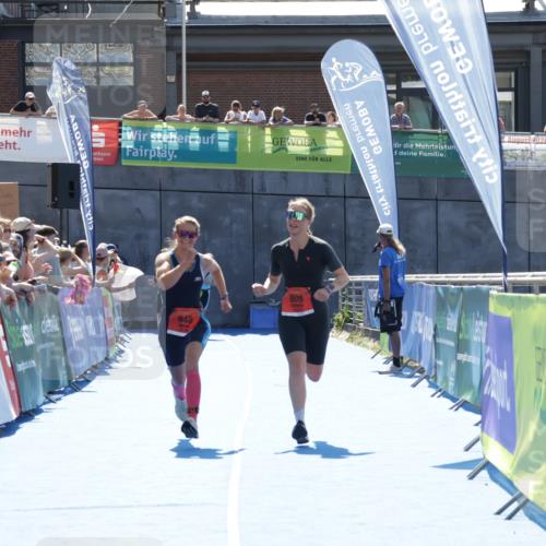 09.08.2026 - GEWOBA Citytriathlon Bremen Yannick Fuchs http://msf.ph/oto/9936069 09.08.2026 15:01:09 Ziel 909, 948 meine-sportfotos.de