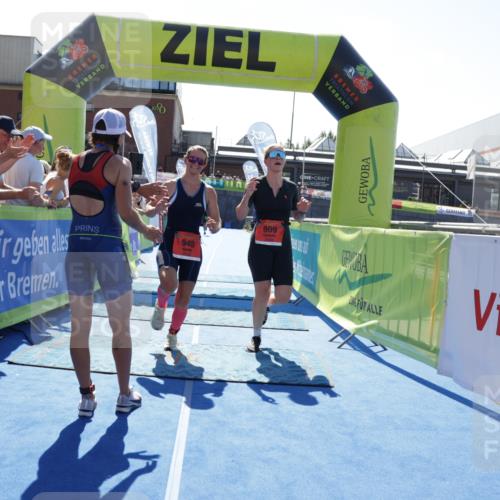 09.08.2026 - GEWOBA Citytriathlon Bremen Yannick Fuchs http://msf.ph/oto/9936075 09.08.2026 15:01:12 Ziel 120, 909, 948 meine-sportfotos.de