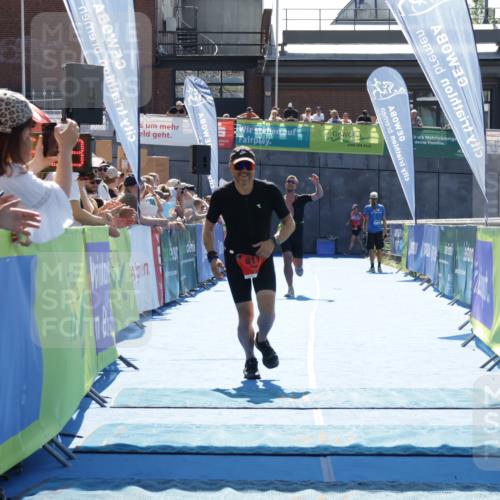 09.08.2026 - GEWOBA Citytriathlon Bremen Yannick Fuchs http://msf.ph/oto/9936097 09.08.2026 15:01:51 Ziel 185 meine-sportfotos.de