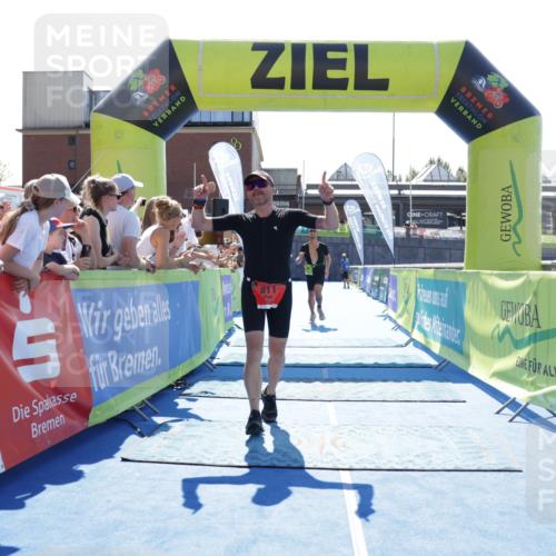09.08.2026 - GEWOBA Citytriathlon Bremen Yannick Fuchs http://msf.ph/oto/9936102 09.08.2026 15:01:54 Ziel 185 meine-sportfotos.de