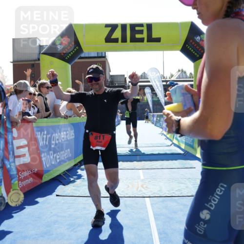 09.08.2026 - GEWOBA Citytriathlon Bremen Yannick Fuchs http://msf.ph/oto/9936107 09.08.2026 15:01:55 Ziel 185 meine-sportfotos.de