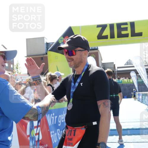 09.08.2026 - GEWOBA Citytriathlon Bremen Yannick Fuchs http://msf.ph/oto/9936109 09.08.2026 15:01:58 Ziel 185 meine-sportfotos.de