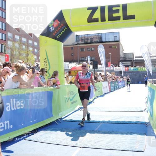 09.08.2026 - GEWOBA Citytriathlon Bremen Yannick Fuchs http://msf.ph/oto/9936116 09.08.2026 15:02:09 Ziel 200, 999 meine-sportfotos.de
